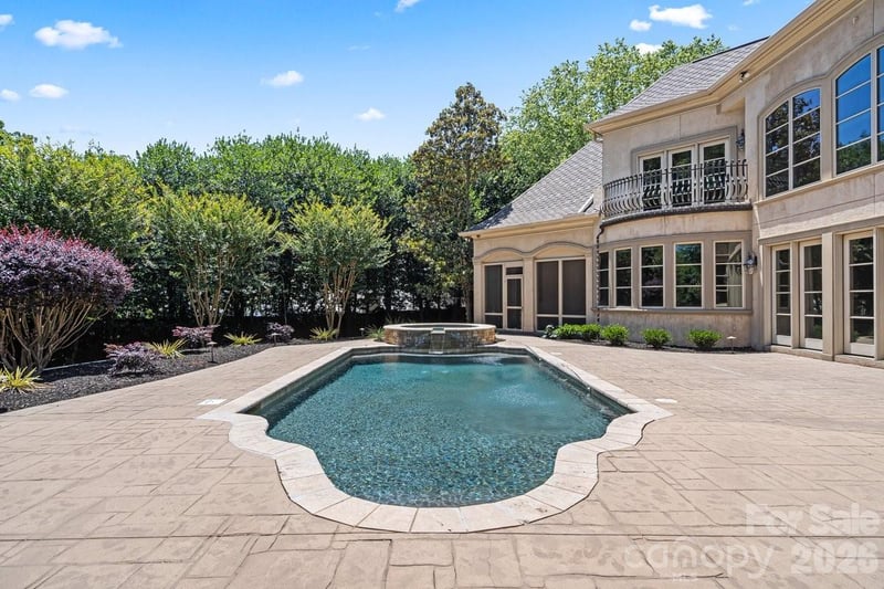 8600 Fairview Rd, Charlotte, NC 28226