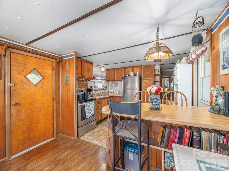 17 Mustang Ln, Waynesville, NC 28786