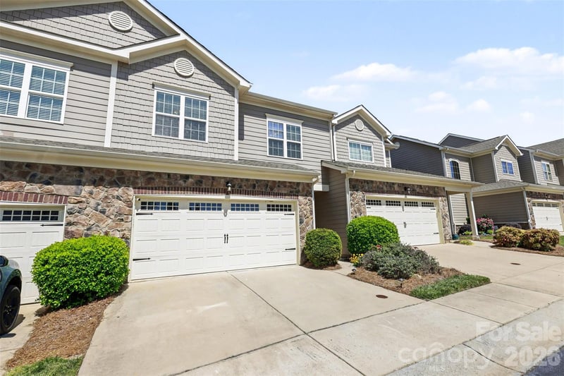 2020 Cramer Place Ct, Cramerton, NC 28032