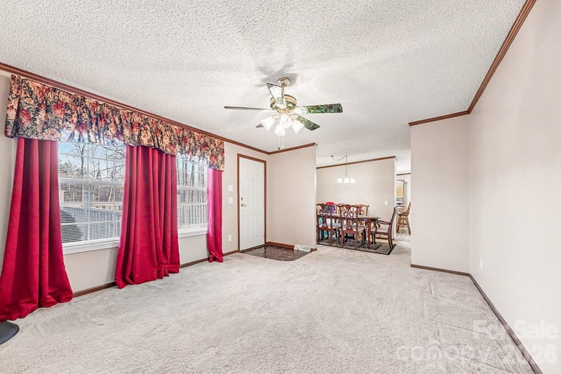 1115 Cross Creek Dr, Walnut Cove, NC 27052