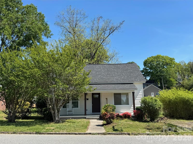 211 Cedar Dr, Concord, NC 28025