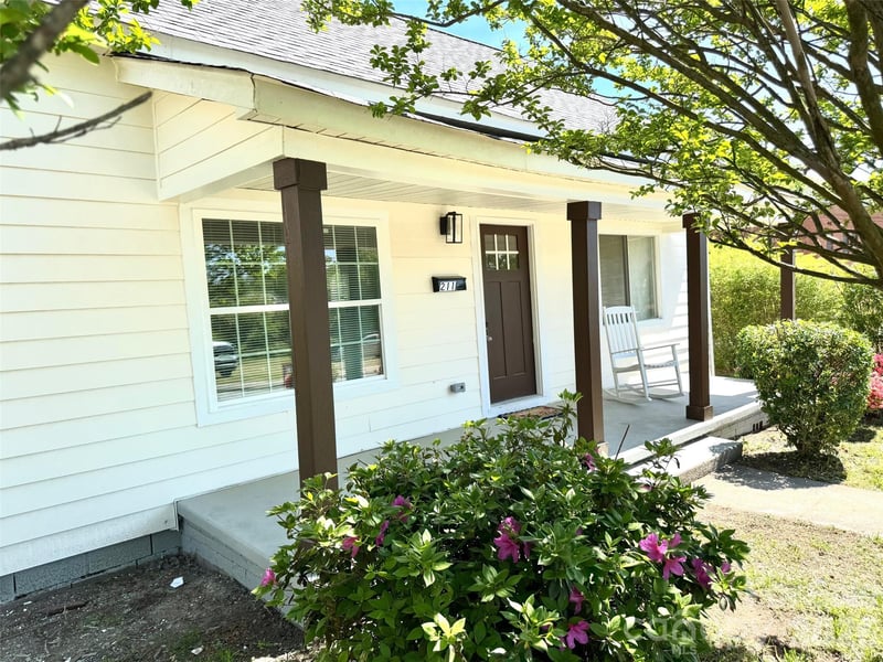 211 Cedar Dr, Concord, NC 28025