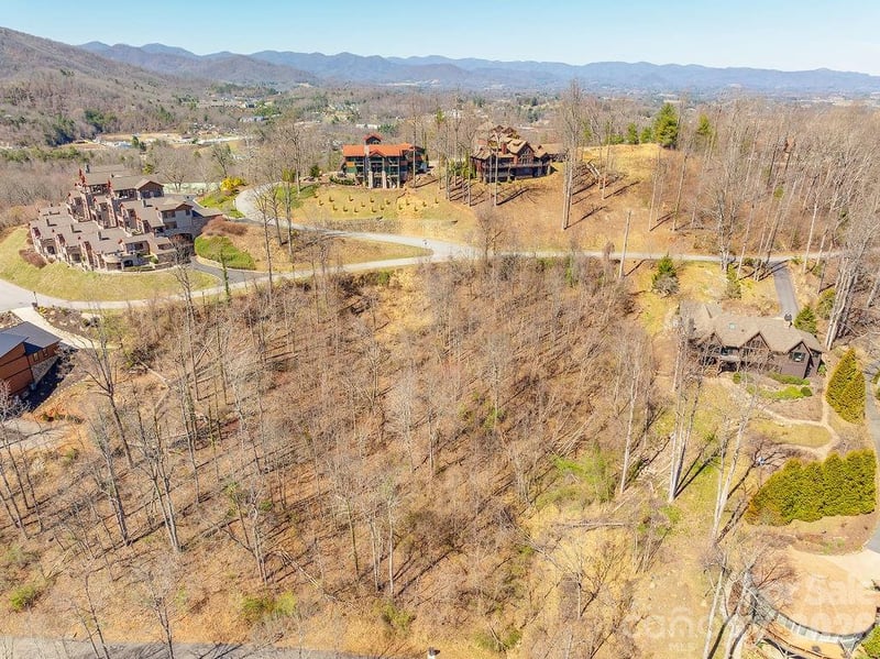 61 Ben Lippen School Rd, Asheville, NC 28806