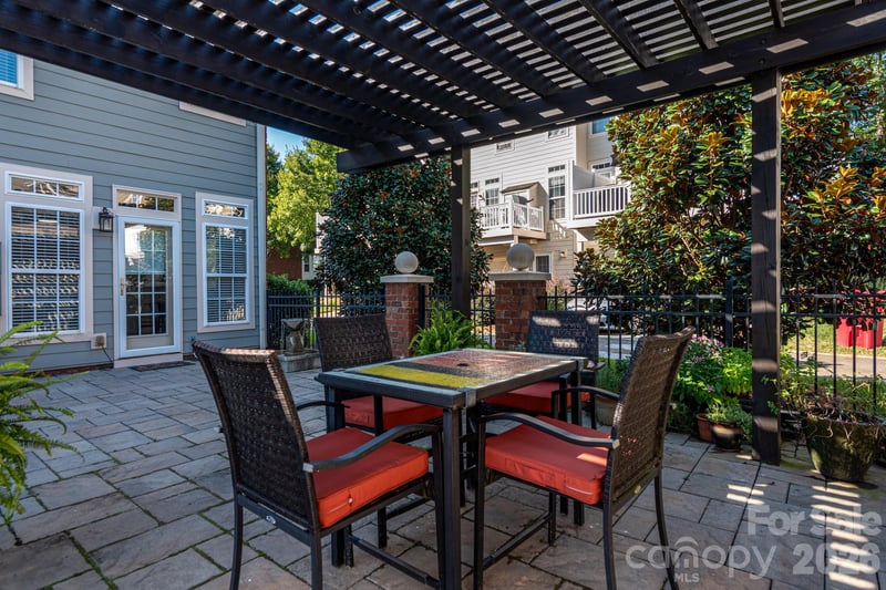 438 Magnolia St, Davidson, NC 28036