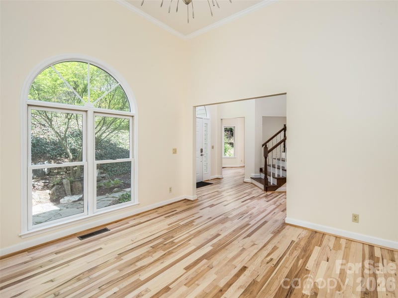 39 Eastmoor Dr, Asheville, NC 28805