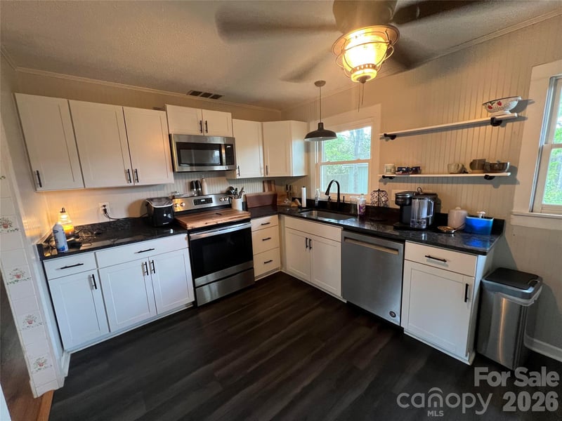 503 Mauney Ave, Stanley, NC 28164