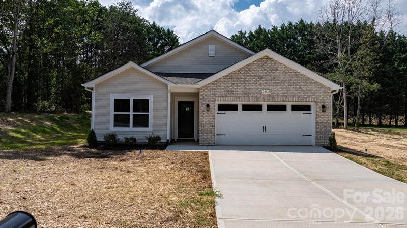 2807 17th Street Ct NE, Hickory, NC 28601
