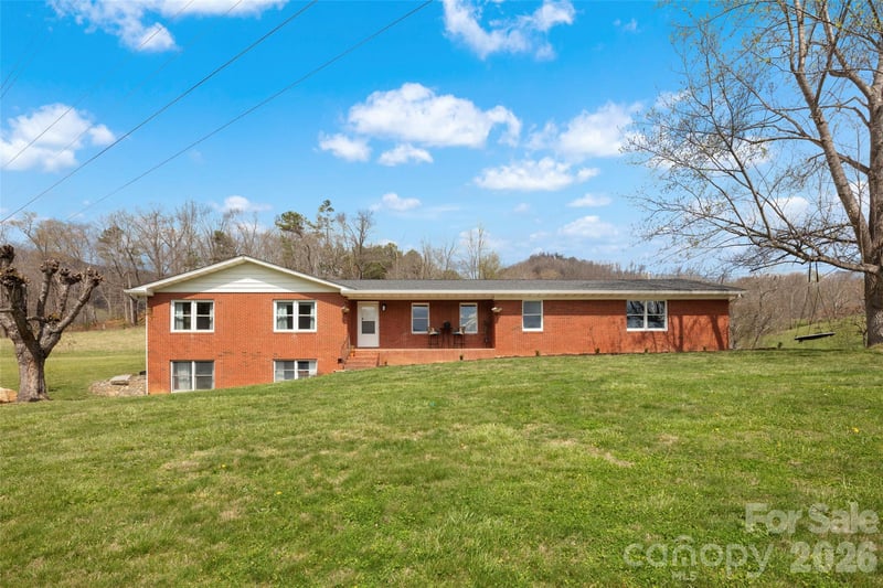 17 Boyd Cove Rd, Leicester, NC 28748