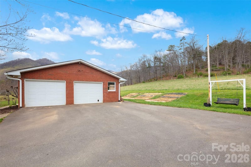 17 Boyd Cove Rd, Leicester, NC 28748