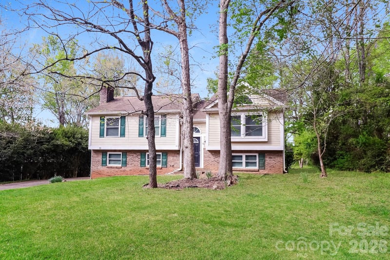 9111 Touchstone Ln, Charlotte, NC 28227