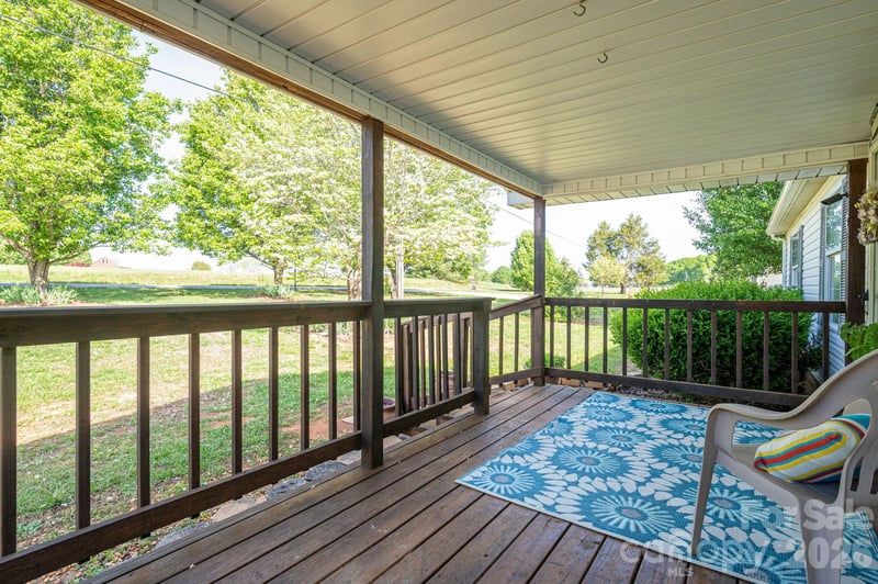 402 Wilson Dr, Lawndale, NC 28090
