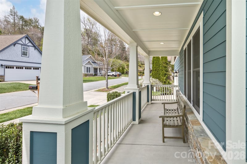 35 Pinebrook Club Dr, Asheville, NC 28804