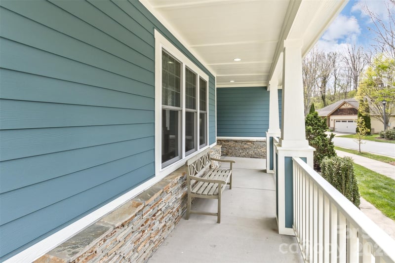 35 Pinebrook Club Dr, Asheville, NC 28804