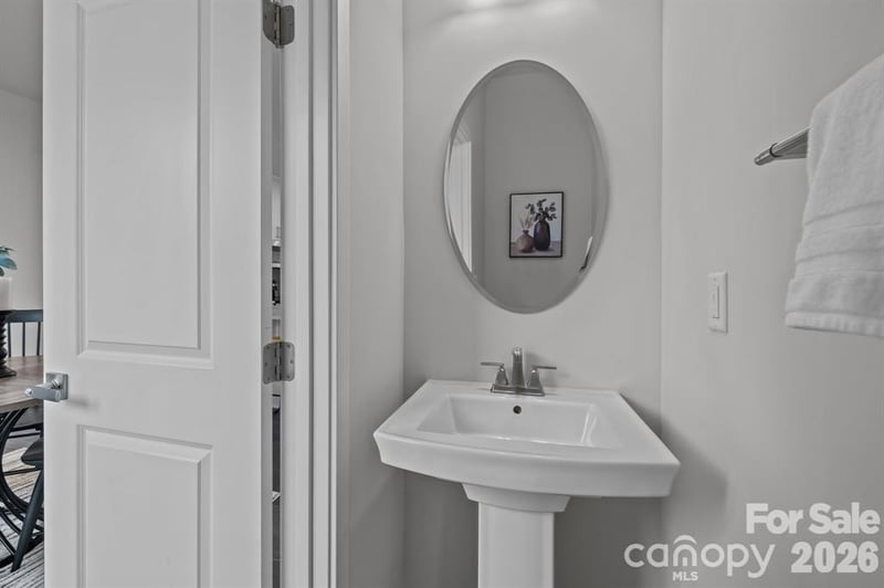 3737 Tryon St, Charlotte, NC 28217