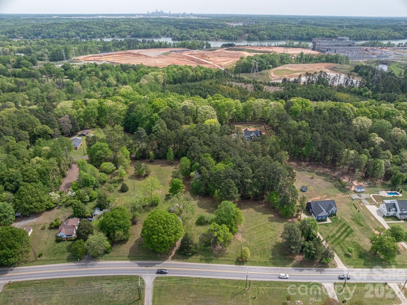 2059 South Point Rd, Belmont, NC 28012