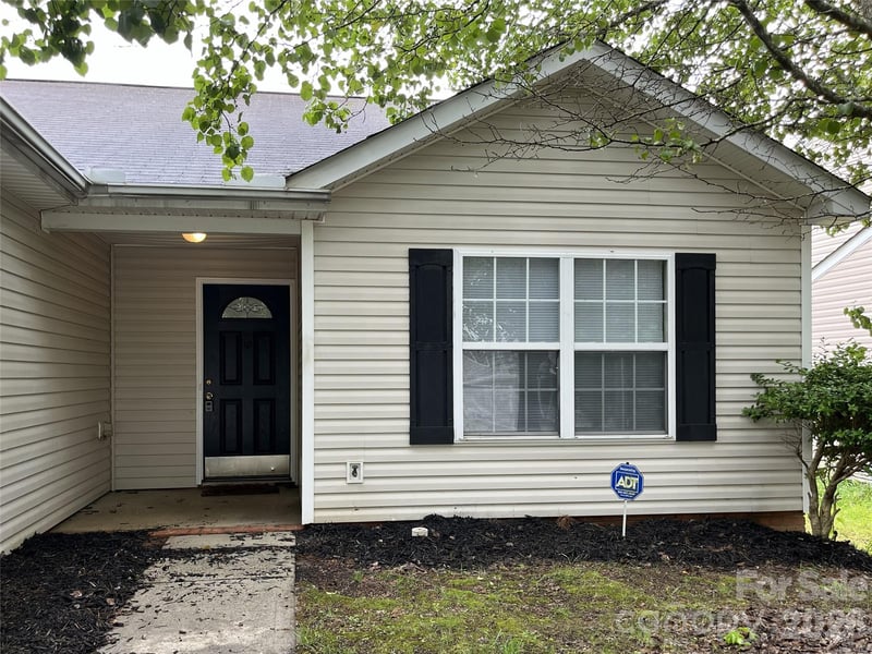 1404 Jordans Pond Ln, Charlotte, NC 28214
