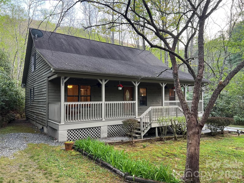 106 Cabin Creek Rd, Sylva, NC 28779