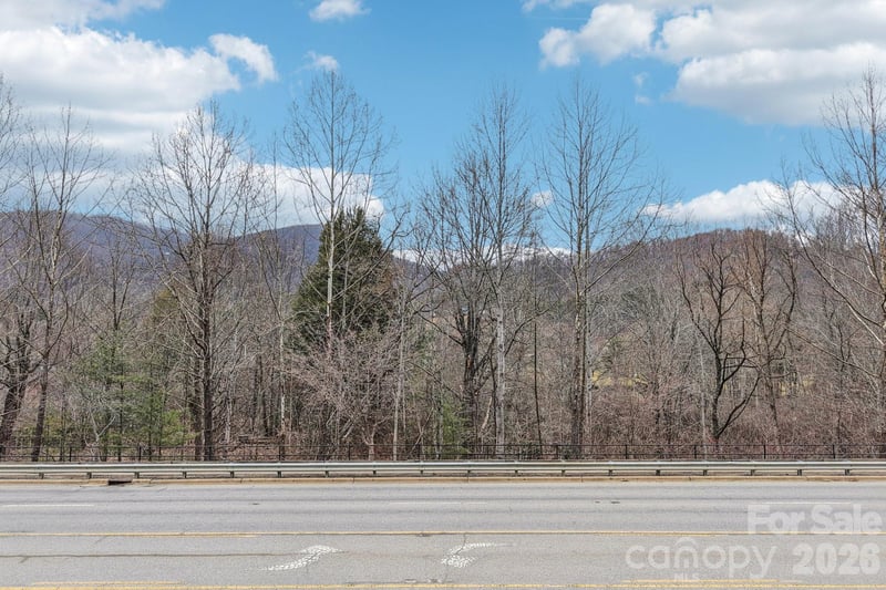 955 Soco Rd, Maggie Valley, NC 28751