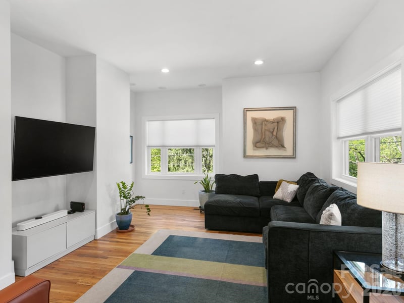 46 Rumbough Pl, Asheville, NC 28806