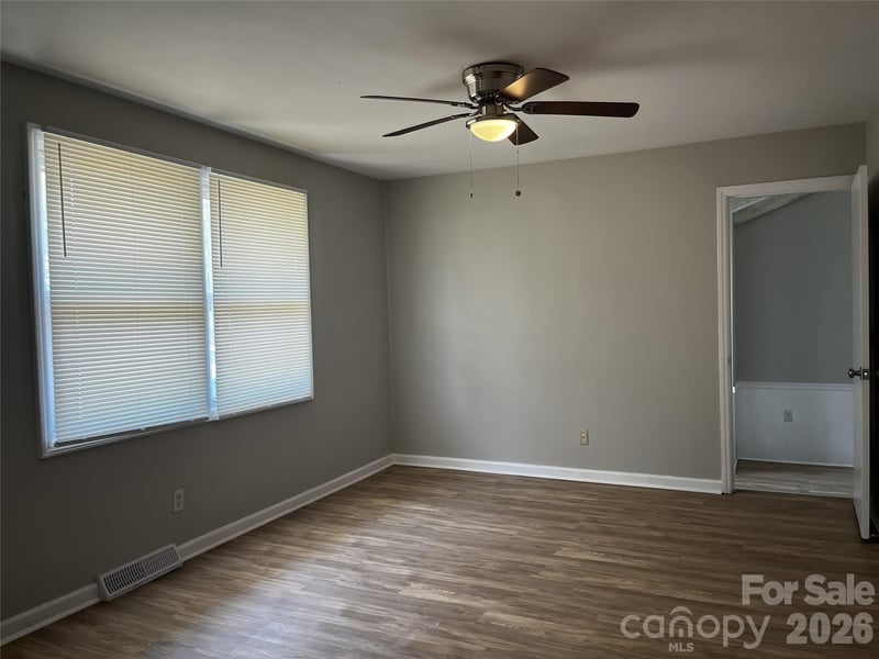 2213 Shamrock Dr, Charlotte, NC 28205
