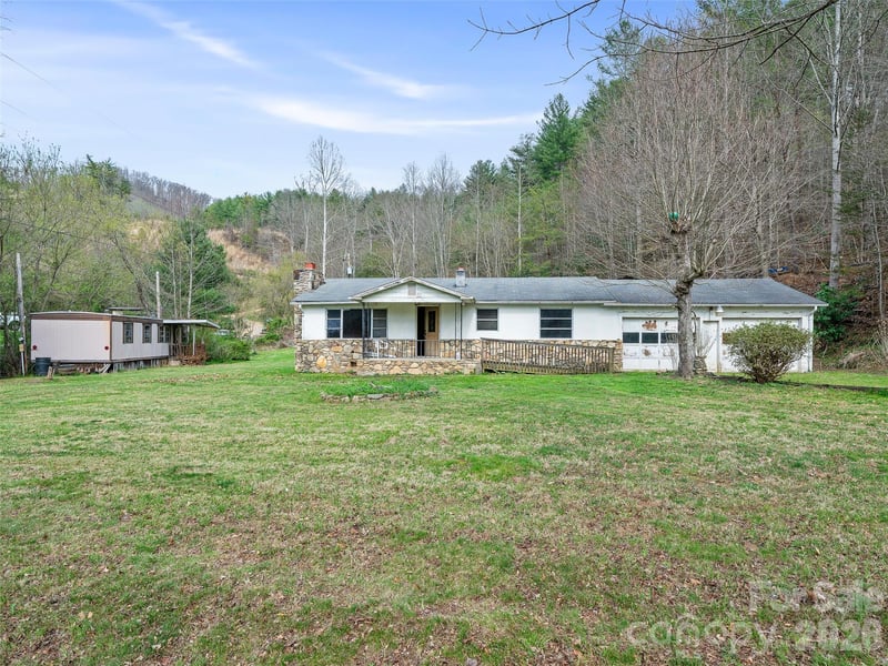 2432 Grapevine Rd, Marshall, NC 28753