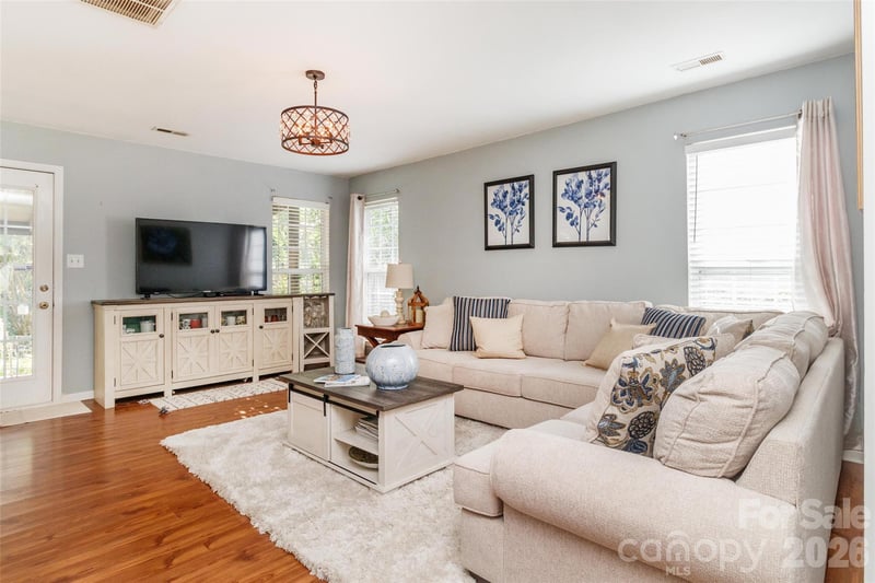 9901 Sweet Plum Dr, Charlotte, NC 28215