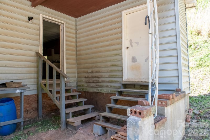 2687 Indian Grave Rd, Lenoir, NC 28645