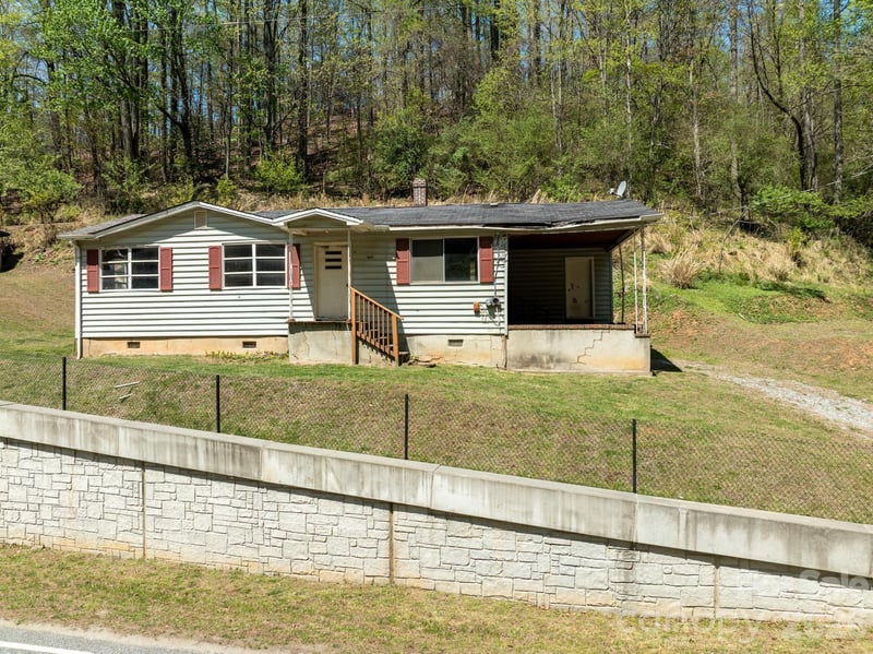 2687 Indian Grave Rd, Lenoir, NC 28645