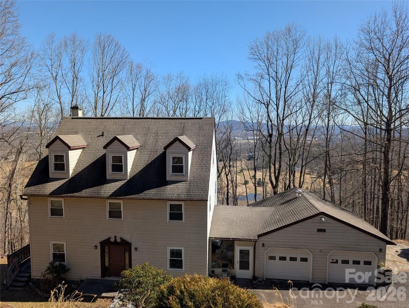 4 Wild Dogwood Trl, Mills River, NC 28759