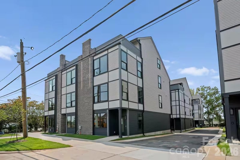223 Freeland Ln, Charlotte, NC 28217