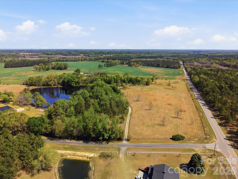 52 Mcmillan Rd, Cheraw, SC 29520