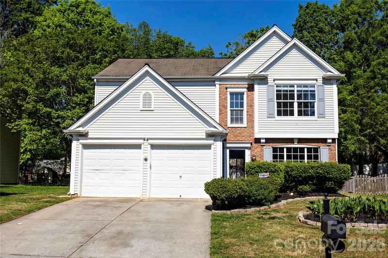 7519 Eurostar Dr, Charlotte, NC 28213