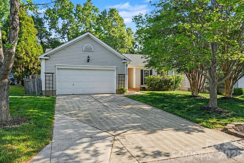3806 Crimson Wing Dr, Indian Trail, NC 28079