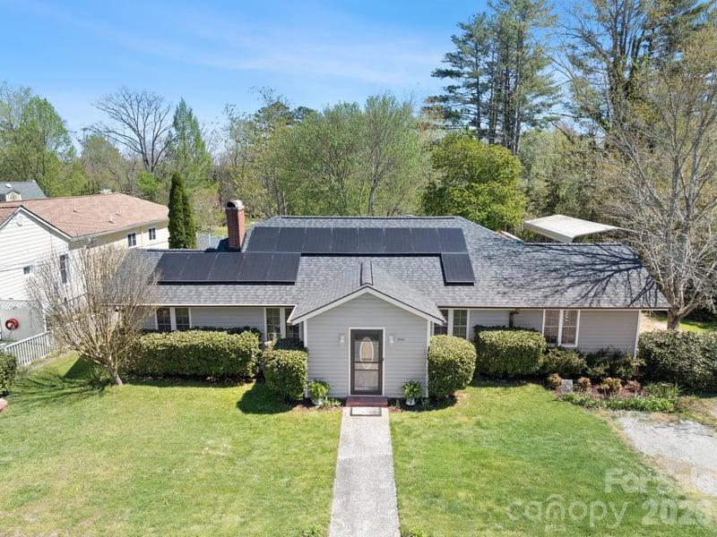1614 Ridgewood Blvd, Hendersonville, NC 28791