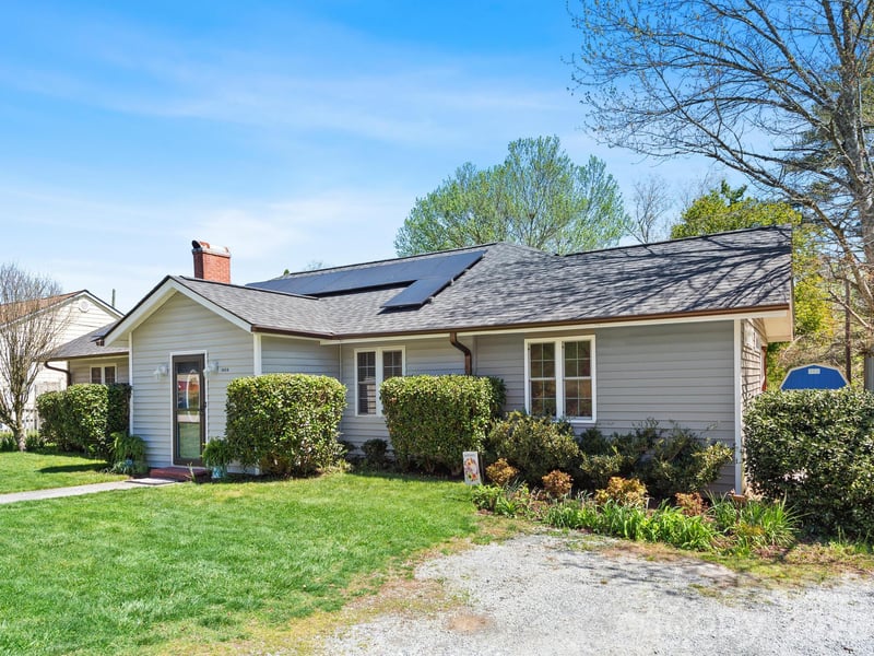 1614 Ridgewood Blvd, Hendersonville, NC 28791