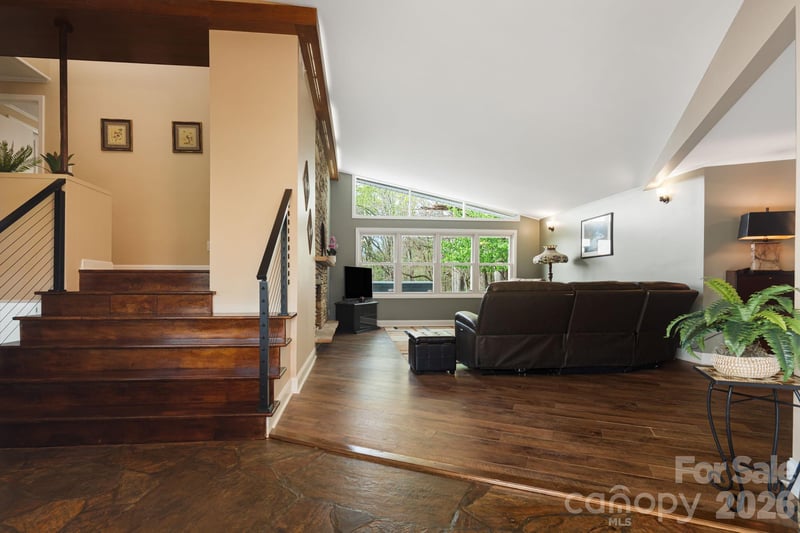 87 Oakview Rd, Asheville, NC 28806