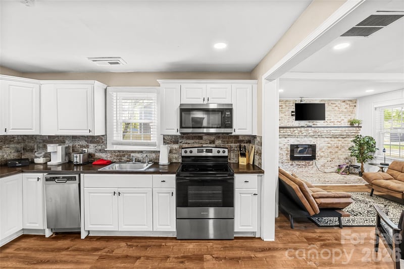 2738 Catalina Ave, Charlotte, NC 28206