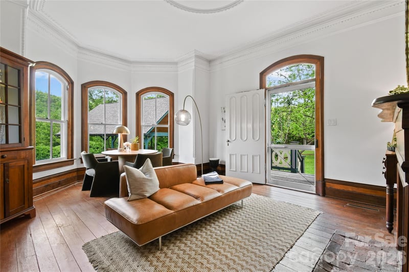 204 Lawson St, Hot Springs, NC 28743