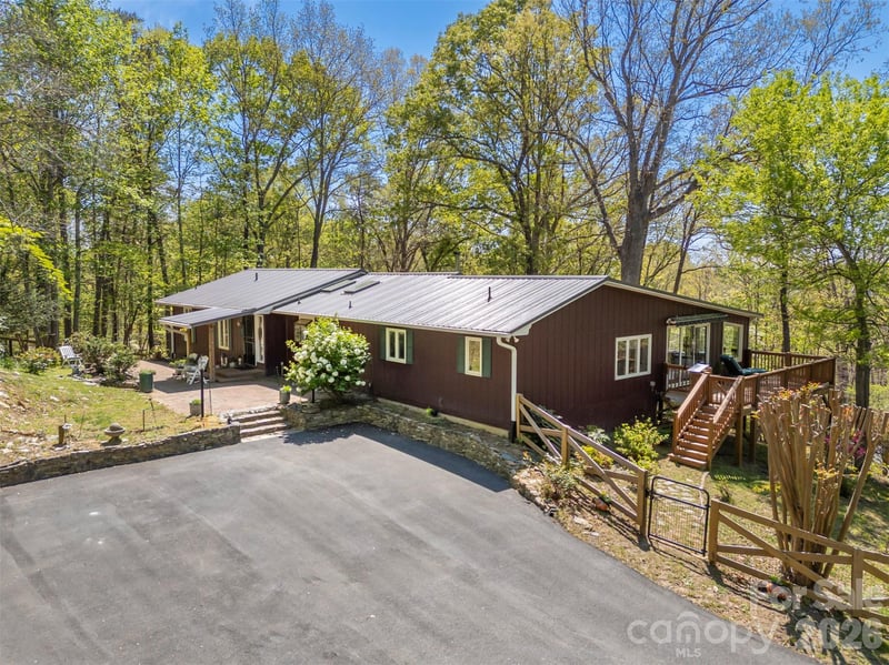 2825 River Rd, Columbus, NC 28722
