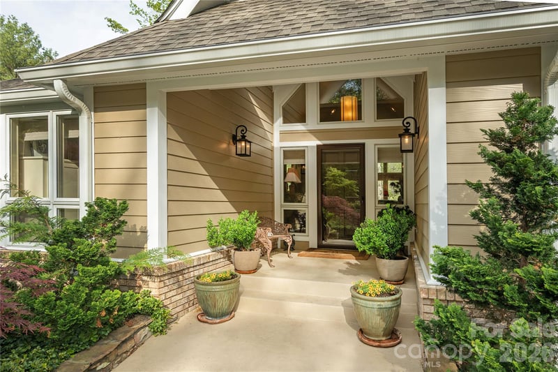 508 Cobblestone Ln, Flat Rock, NC 28731