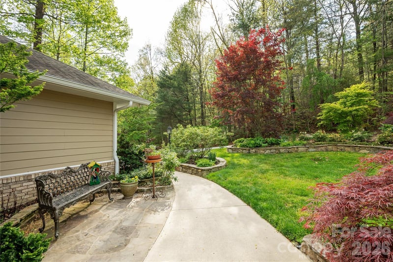 508 Cobblestone Ln, Flat Rock, NC 28731