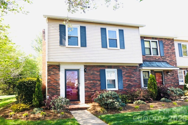 2705 Center St #36, Hickory, NC 28601