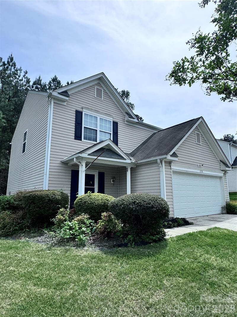 6528 Forest Cross Dr, Charlotte, NC 28216