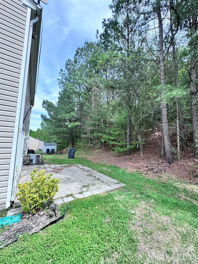 6528 Forest Cross Dr, Charlotte, NC 28216