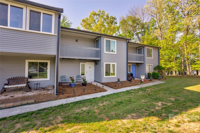 6608 Point Comfort Ln, Charlotte, NC 28226