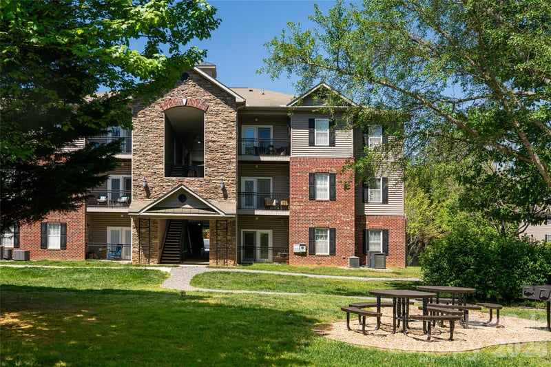 132 Appeldoorn Cir, Asheville, NC 28803