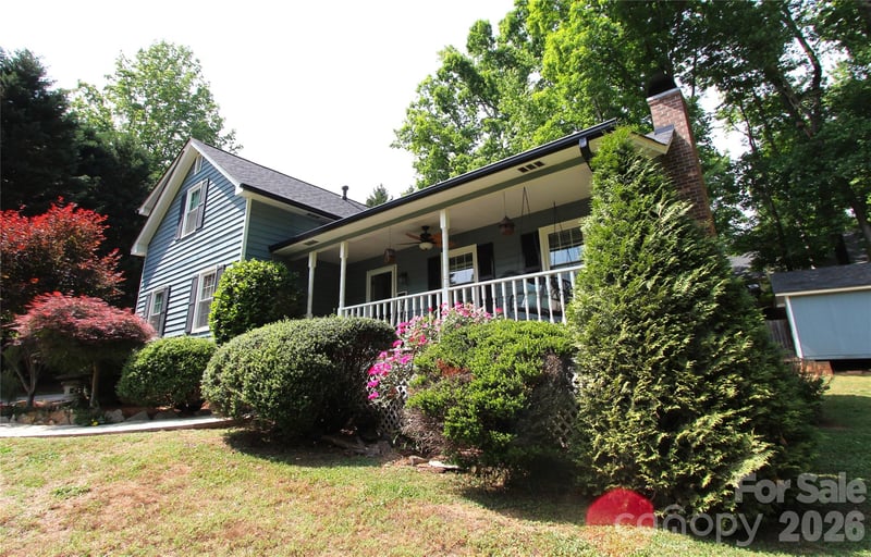 2600 Lakewood Dr, Gastonia, NC 28052