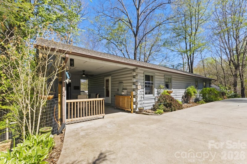 187 Cedarwood Dr, Waynesville, NC 28785