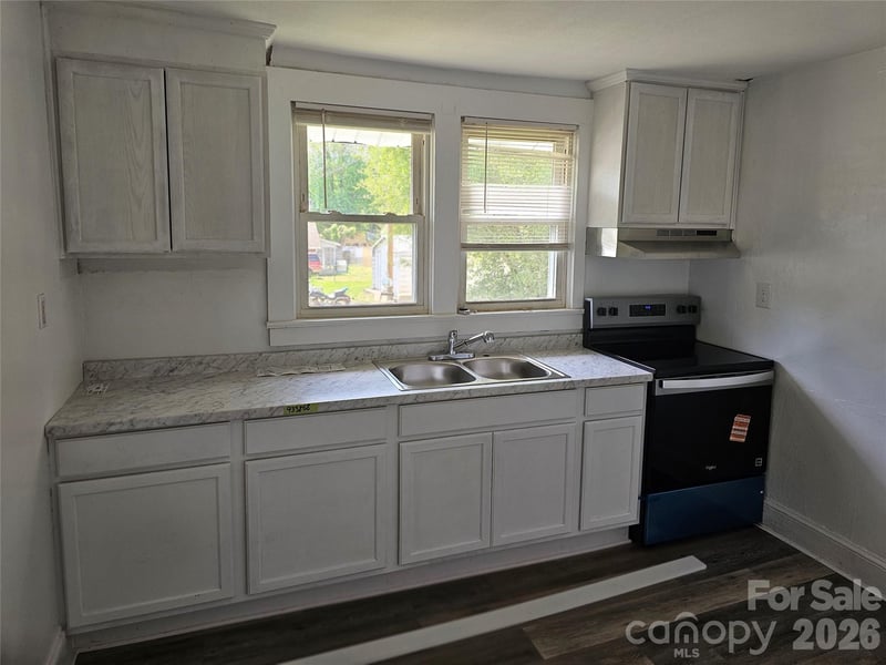 406 26th St, Hickory, NC 28602