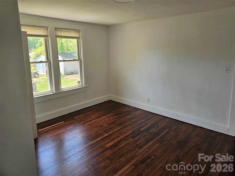 406 26th St, Hickory, NC 28602